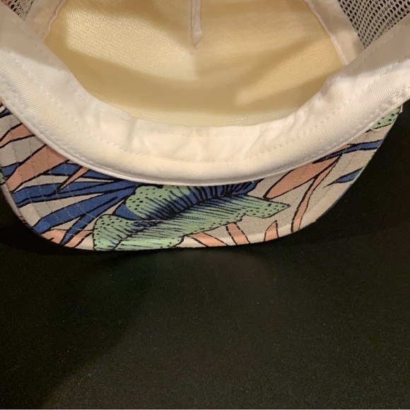 Vans Beach Bound Trucker Hat - White Sand Tropical - Picture 7 of 10